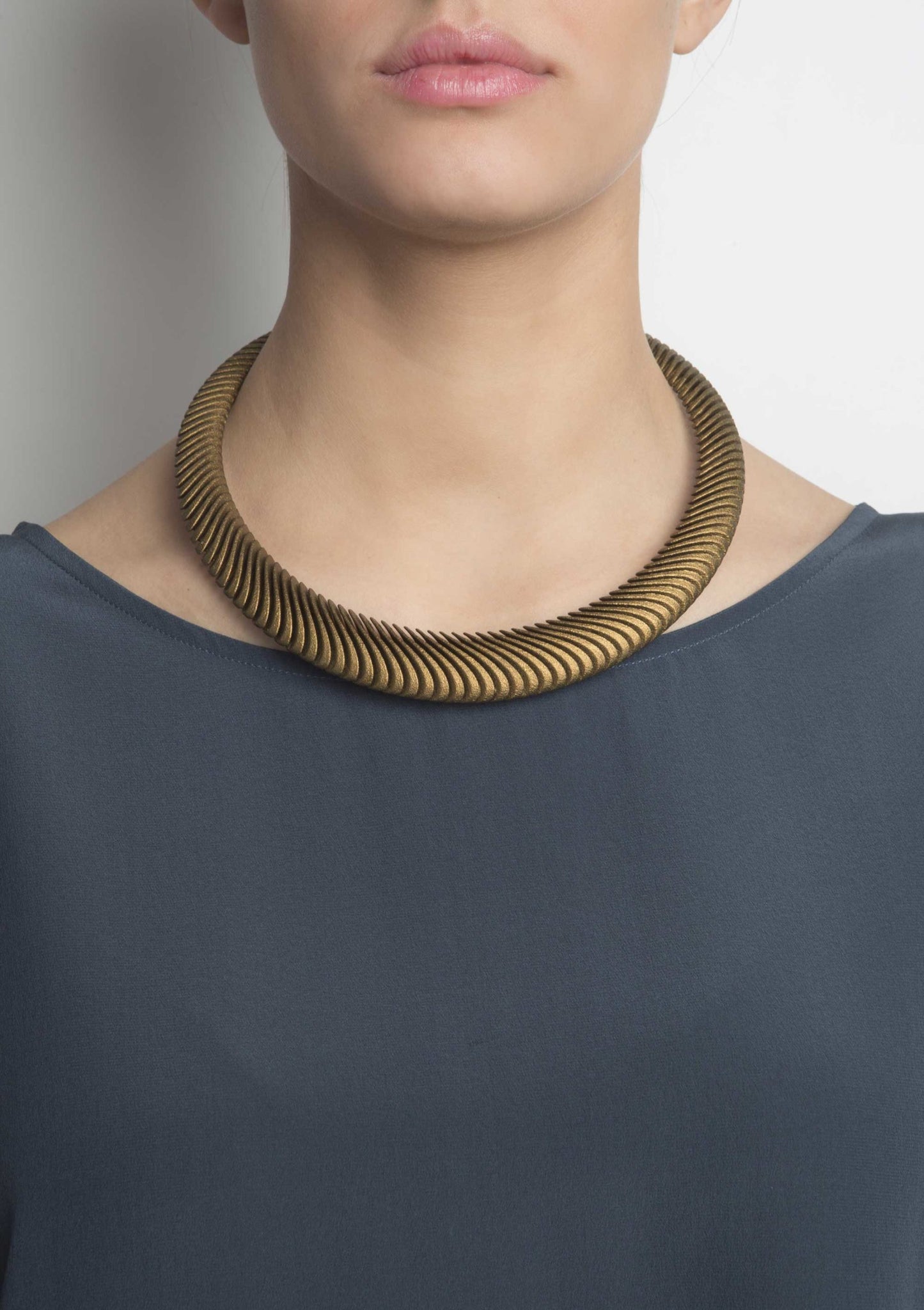 Bern Necklace (Metallic)