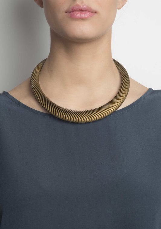 Bern Necklace (Metallic)