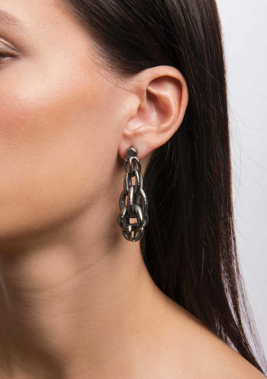 Magna Earrings 1